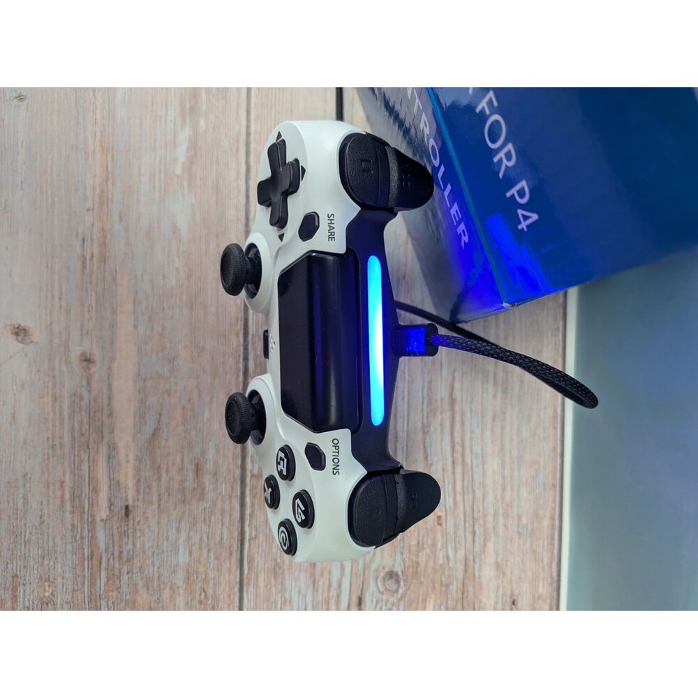 White ibt371 Wireless Controller for P4 (PS4 / PC Compatible) + Braided Cable
